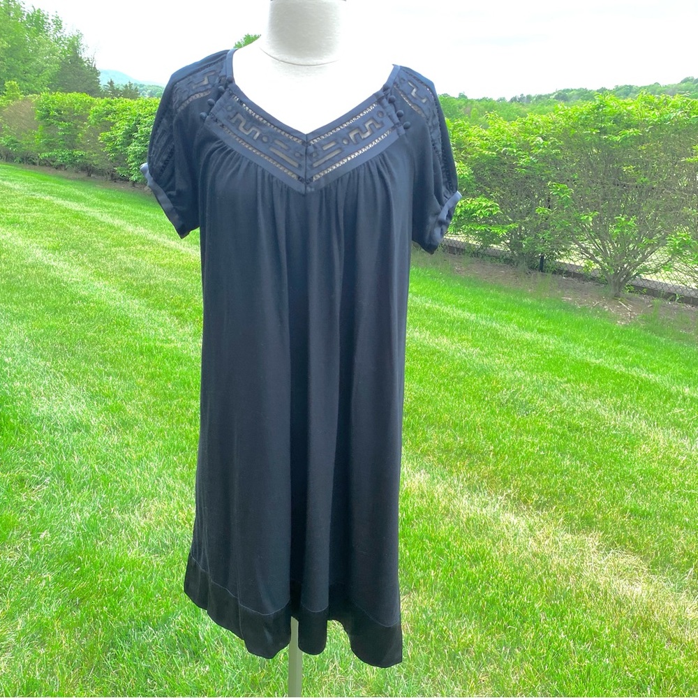 BCBG MAX AZRIA Solid Black V-Neck Cut Out Dress